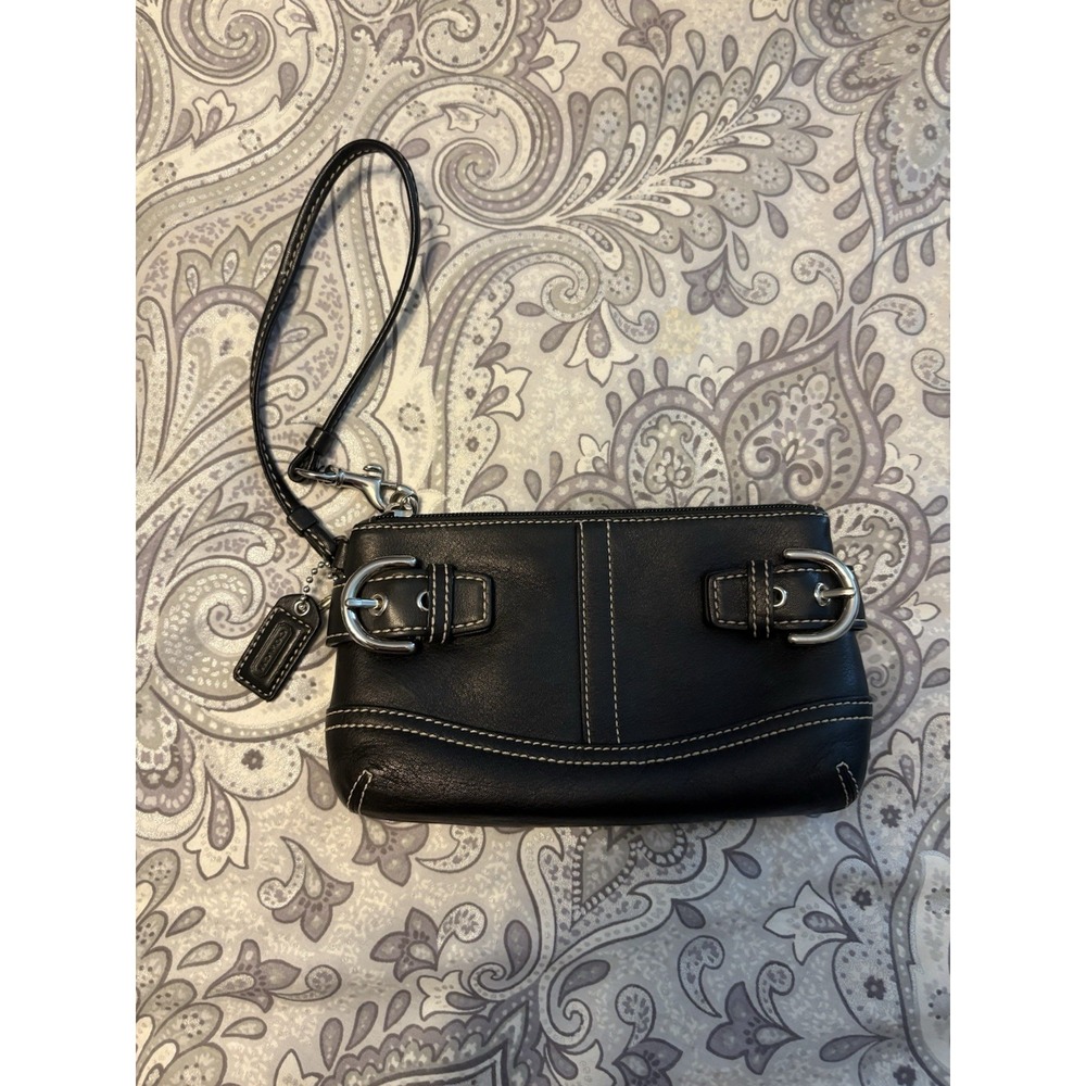 Vintage Y2K Coach Soho Legacy Skinny Wristlet Black Leather‎ W/ Silver Hardware